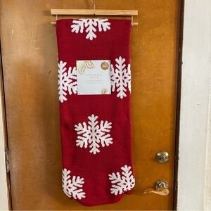 Snow Flake  Winter theme throw blanket. New.  50 x 60